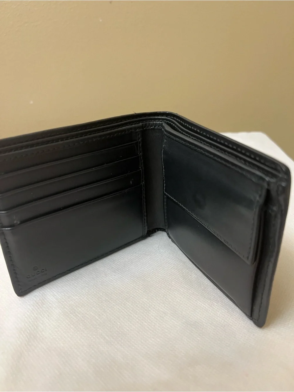 Gucci Authentic Leather Card Wallet